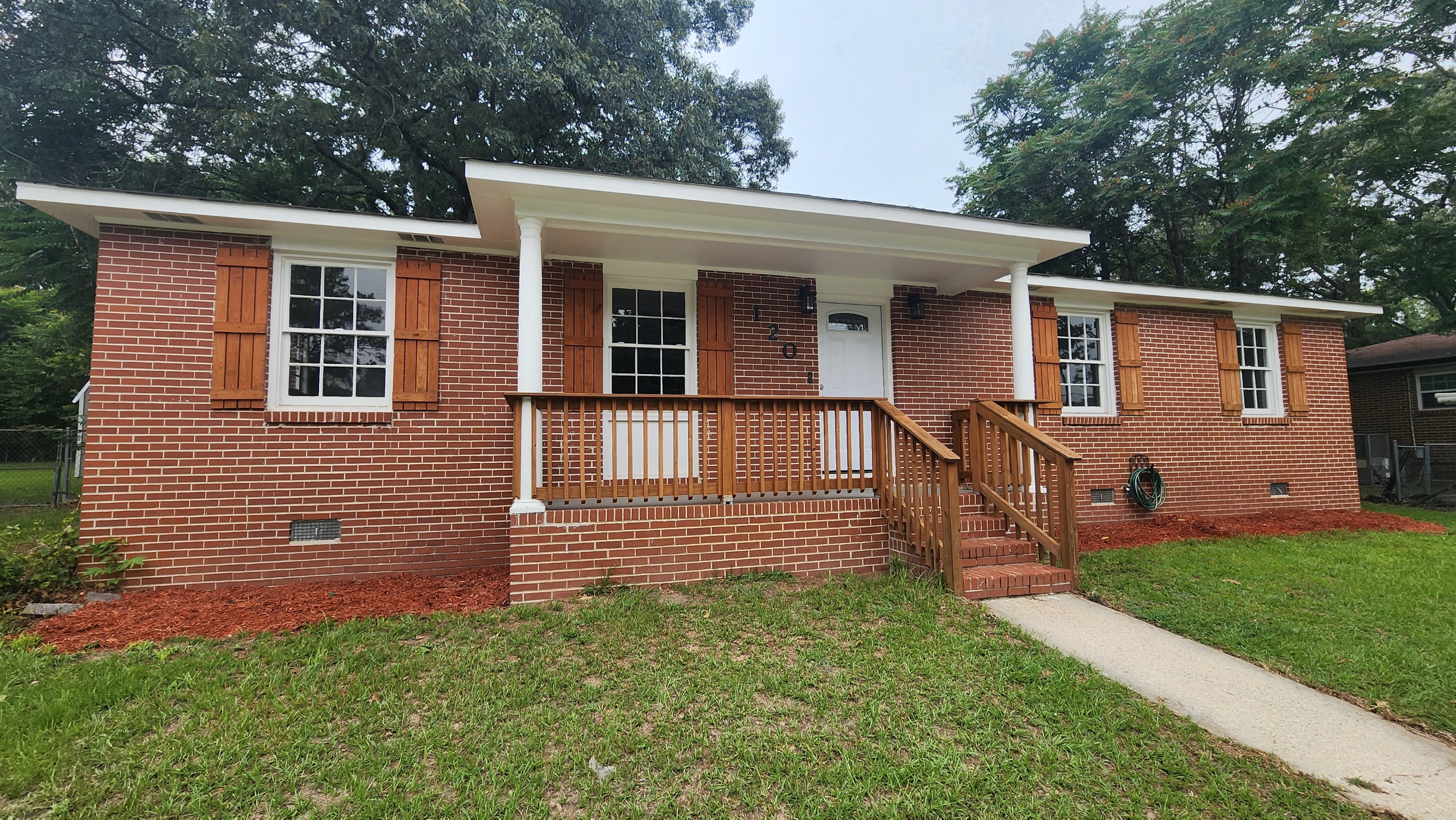 120 Hazel Dr