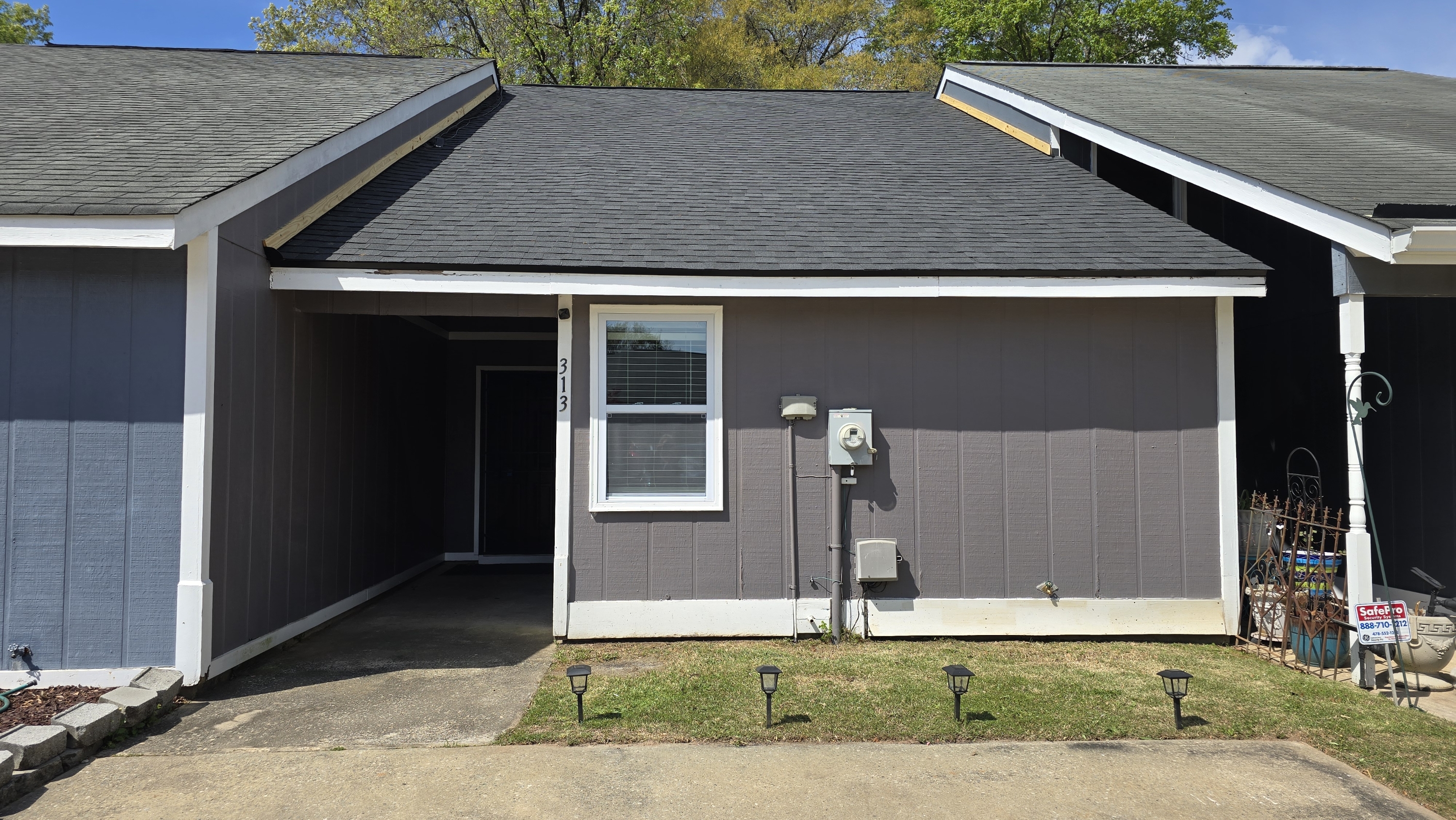 313 Westcliff Center Street